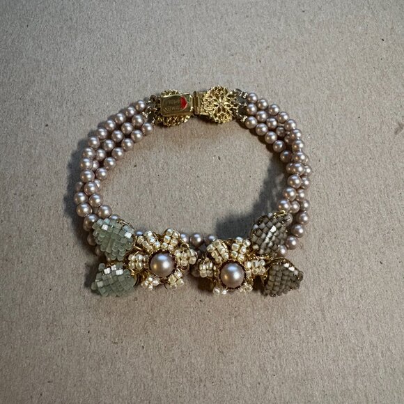 NWOT signed Miriam Haskell triple strand pearl and floral bead bracelet - Picture 2 of 9